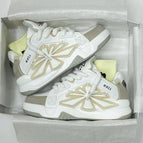 Blanco y gris
