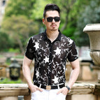 205fleurs blanches sur fond noir
