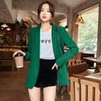 Traje verde estilo común