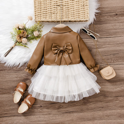 Conjunto de dos piezas de vestido y abrigo para niño