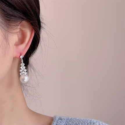 Waterfall Pearl French Romantic Light Luxury Earrings