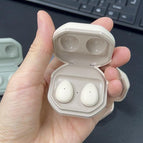 Color de té con leche no en el oído